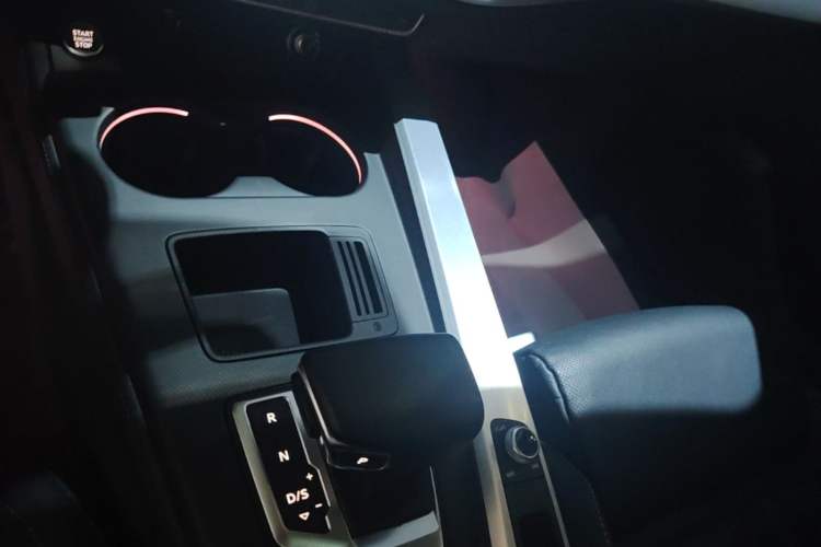 Used Audi A4L 2022 40 TFSI Luxury Dynamic Model Gear Lever