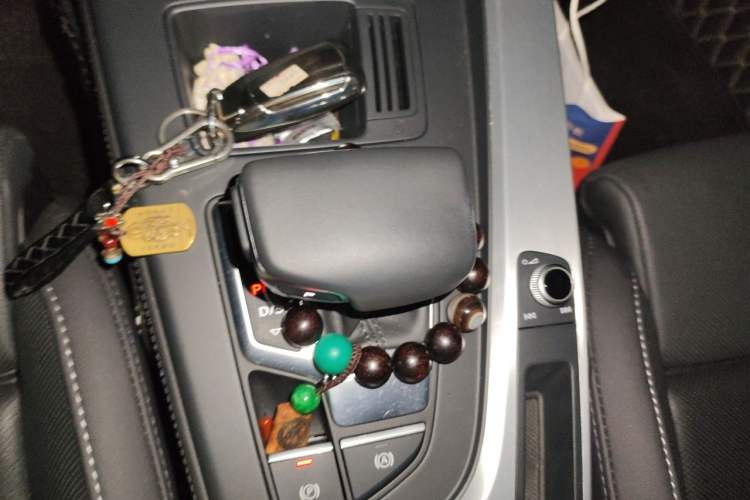 Used Audi A4L 2022 40 TFSI Luxury Dynamic Model Gear Lever