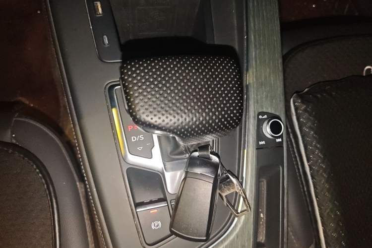 Used Audi A4L 2022 40 TFSI Luxury Prestige Edition Gear Lever