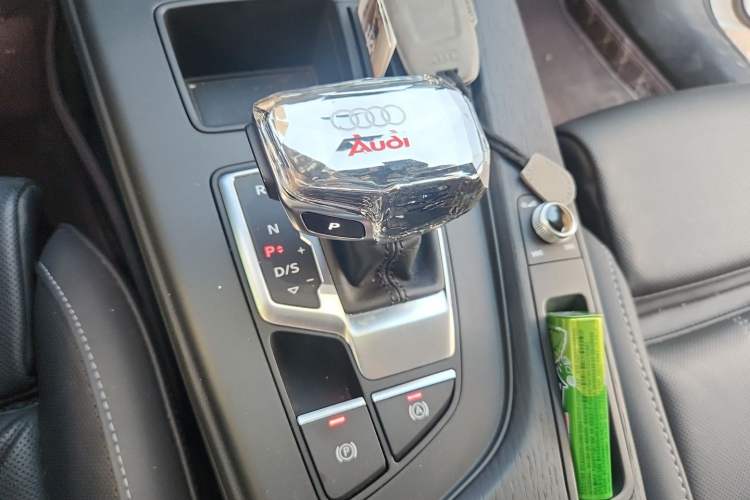 Used Audi A4L 2022 40 TFSI Fashion Dynamic Model Gear Lever