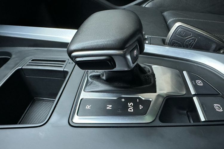 Used Audi A4L 2022 40 TFSI Fashion Dynamic Model Gear Lever
