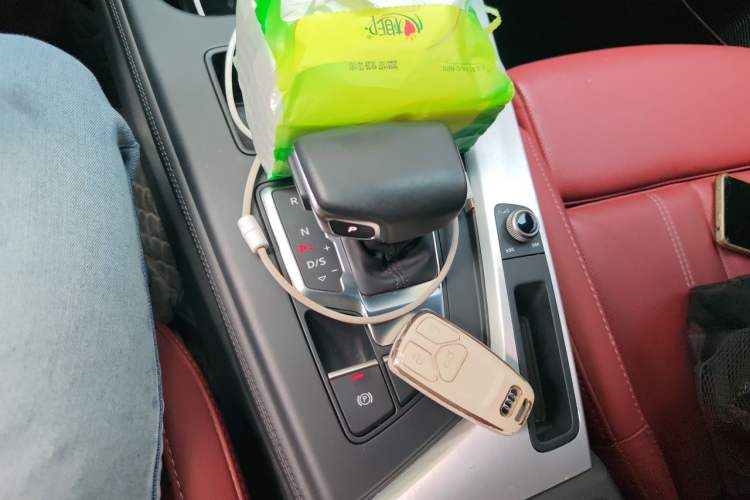 Used Audi A4L 2022 40 TFSI Luxury Dynamic Model Gear Lever