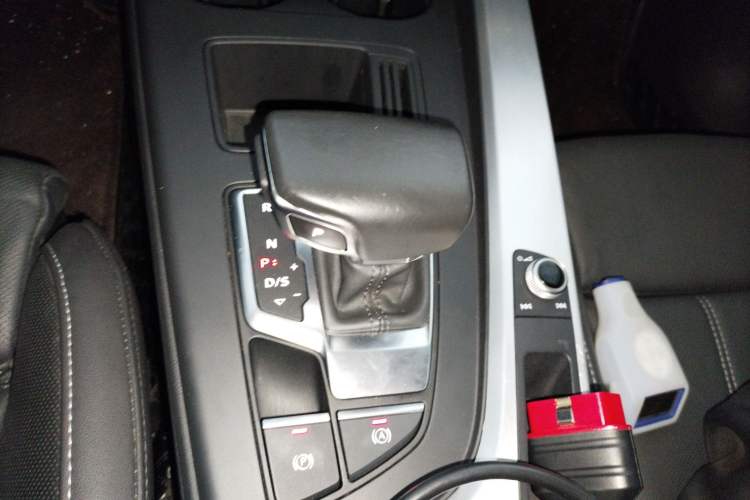 Used Audi A4L 2022 40 TFSI Fashion Dynamic Model Gear Lever