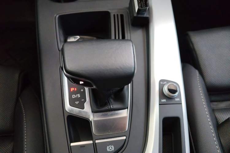 Used Audi A4L 2022 40 TFSI Fashion Dynamic Model Gear Lever