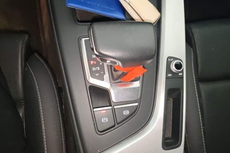 Used Audi A4L 2022 40 TFSI Fashion Dynamic Model Gear Lever