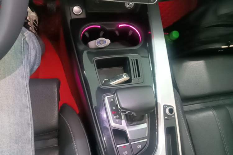 Used Audi A4L 2022 40 TFSI Fashion Dynamic Model Gear Lever