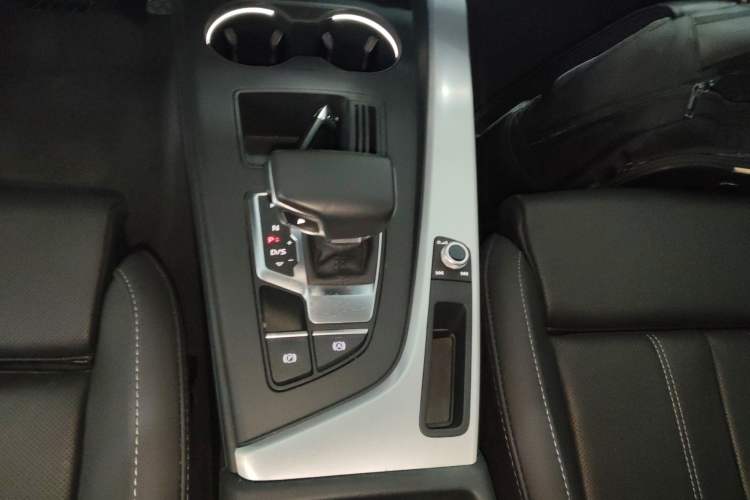 Used Audi A4L 2022 40 TFSI Fashion Dynamic Model Gear Lever