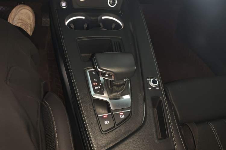 Used Audi A4L 2022 40 TFSI Fashion Dynamic Model Gear Lever