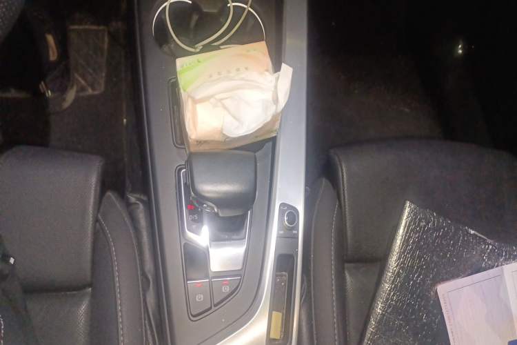 Used Audi A4L 2022 40 TFSI Fashion Dynamic Model Gear Lever