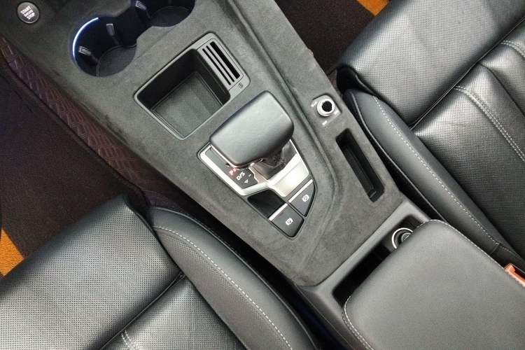 Used Audi A4L 2022 40 TFSI Fashion Dynamic Model Gear Lever