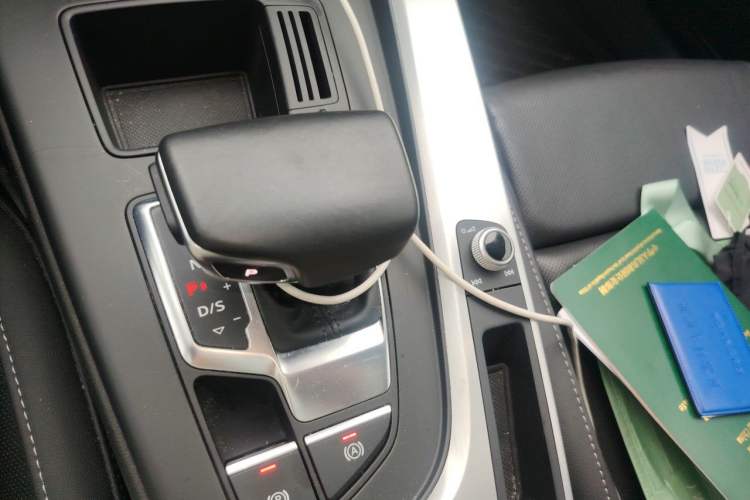 Used Audi A4L 2022 40 TFSI Fashion Dynamic Model Gear Lever