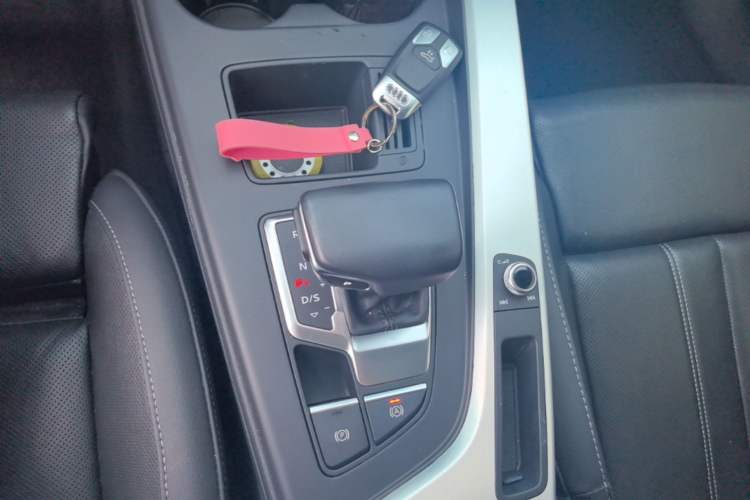 Used Audi A4L 2022 40 TFSI Fashion Dynamic Model Gear Lever