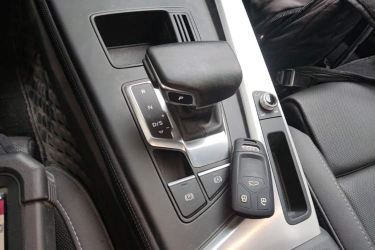 Used Audi A4L 2022 40 TFSI Fashion Dynamic Model Gear Lever