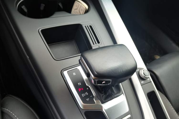 Used Audi A4L 2022 40 TFSI Fashion Dynamic Model Gear Lever