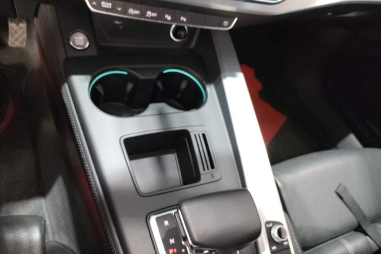 Used Audi A4L 2022 40 TFSI Luxury Dynamic Model Gear Lever