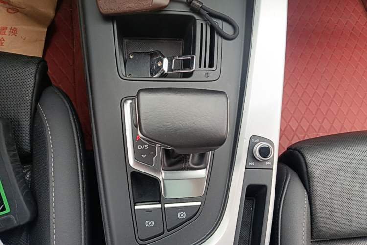 Used Audi A4L 2022 40 TFSI Fashion Dynamic Model Gear Lever