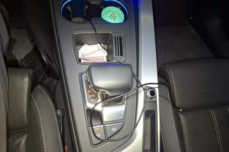 Used Audi A4L 2022 40 TFSI Luxury Dynamic Model Gear Lever