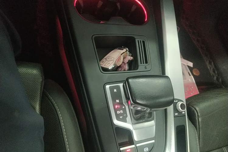 Used Audi A4L 2022 40 TFSI Fashion Dynamic Model Gear Lever