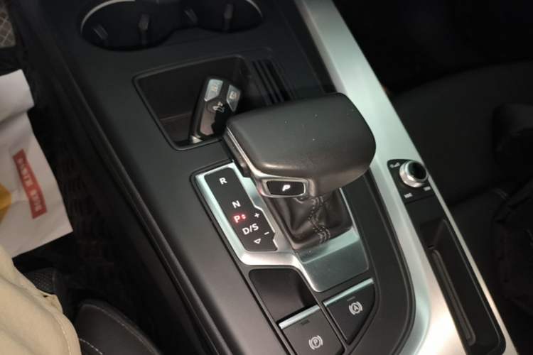 Used Audi A4L 2022 40 TFSI Fashion Dynamic Model Gear Lever