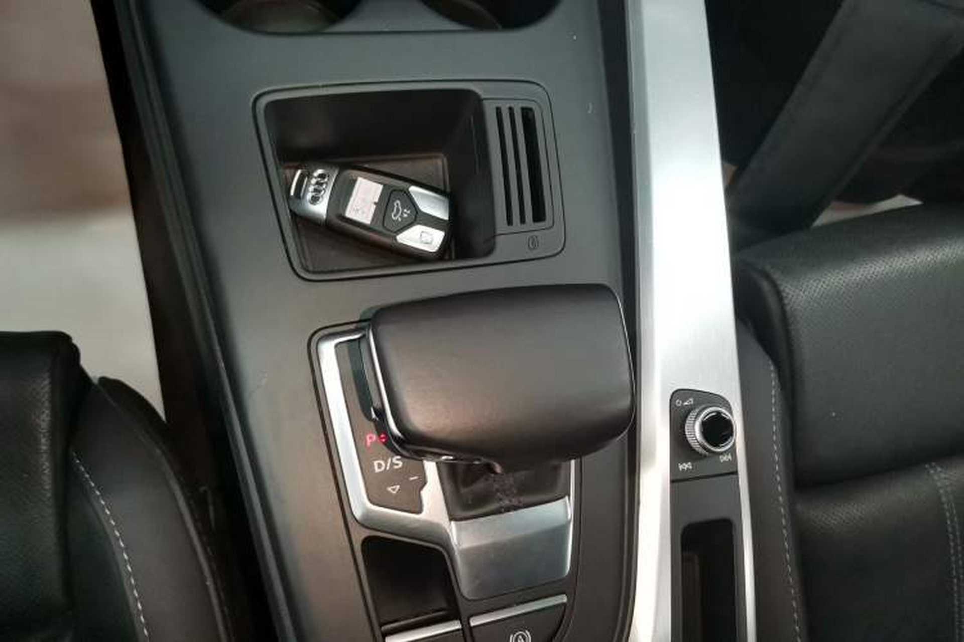Used Audi A4L 2022 40 TFSI Fashion Dynamic Model Gear Lever