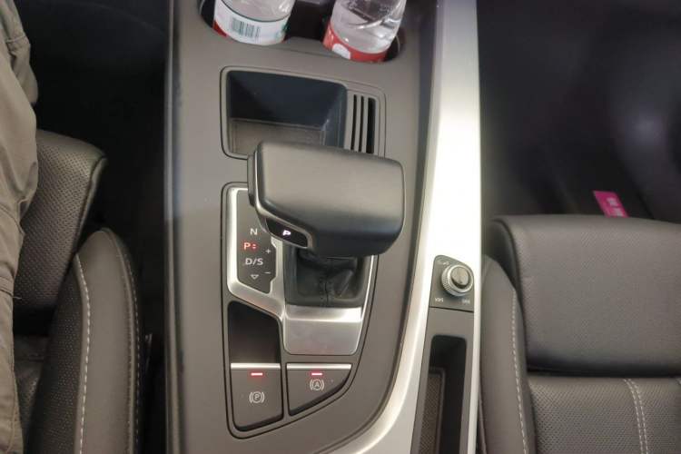 Used Audi A4L 2022 40 TFSI Fashion Dynamic Model Gear Lever