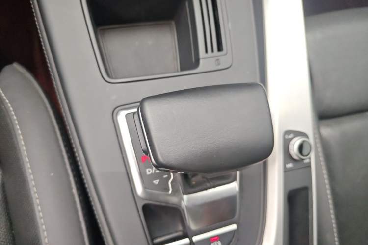 Used Audi A4L 2022 40 TFSI Luxury Dynamic Model Gear Lever