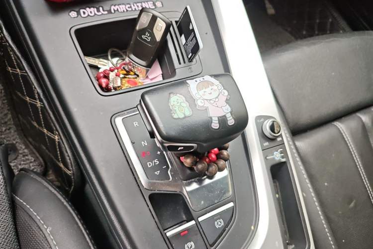 Used Audi A4L 2022 40 TFSI Fashion Dynamic Model Gear Lever