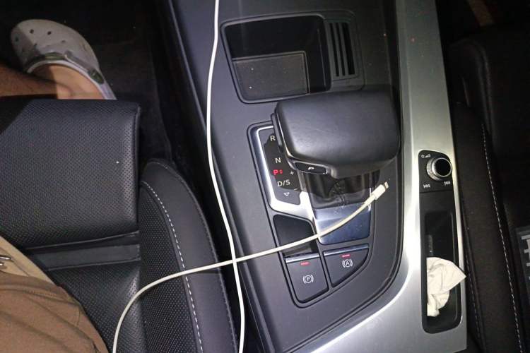 Used Audi A4L 2022 40 TFSI Fashion Dynamic Model Gear Lever