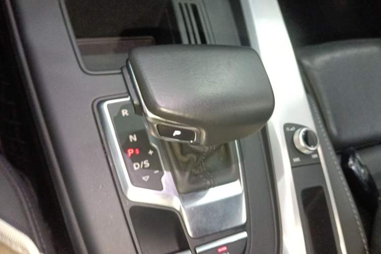 Used Audi A4L 2022 40 TFSI Fashion Dynamic Model Gear Lever