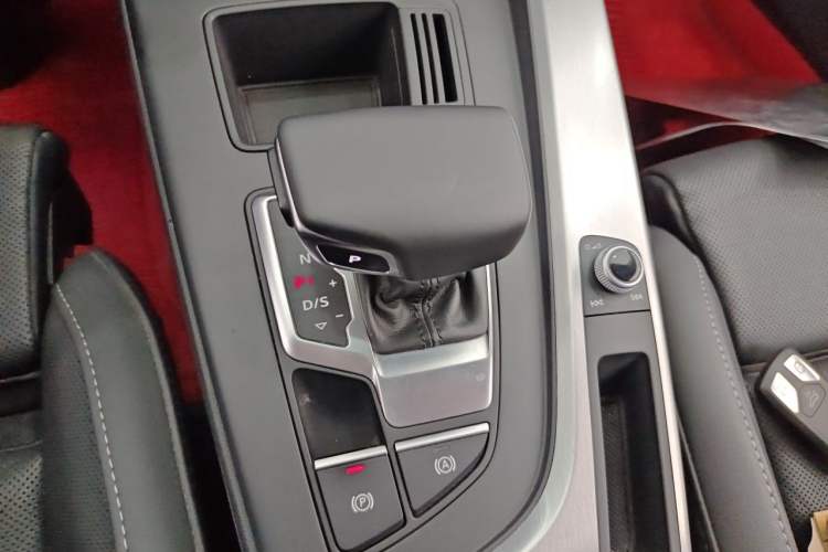 Used Audi A4L 2022 40 TFSI Fashion Dynamic Model Gear Lever