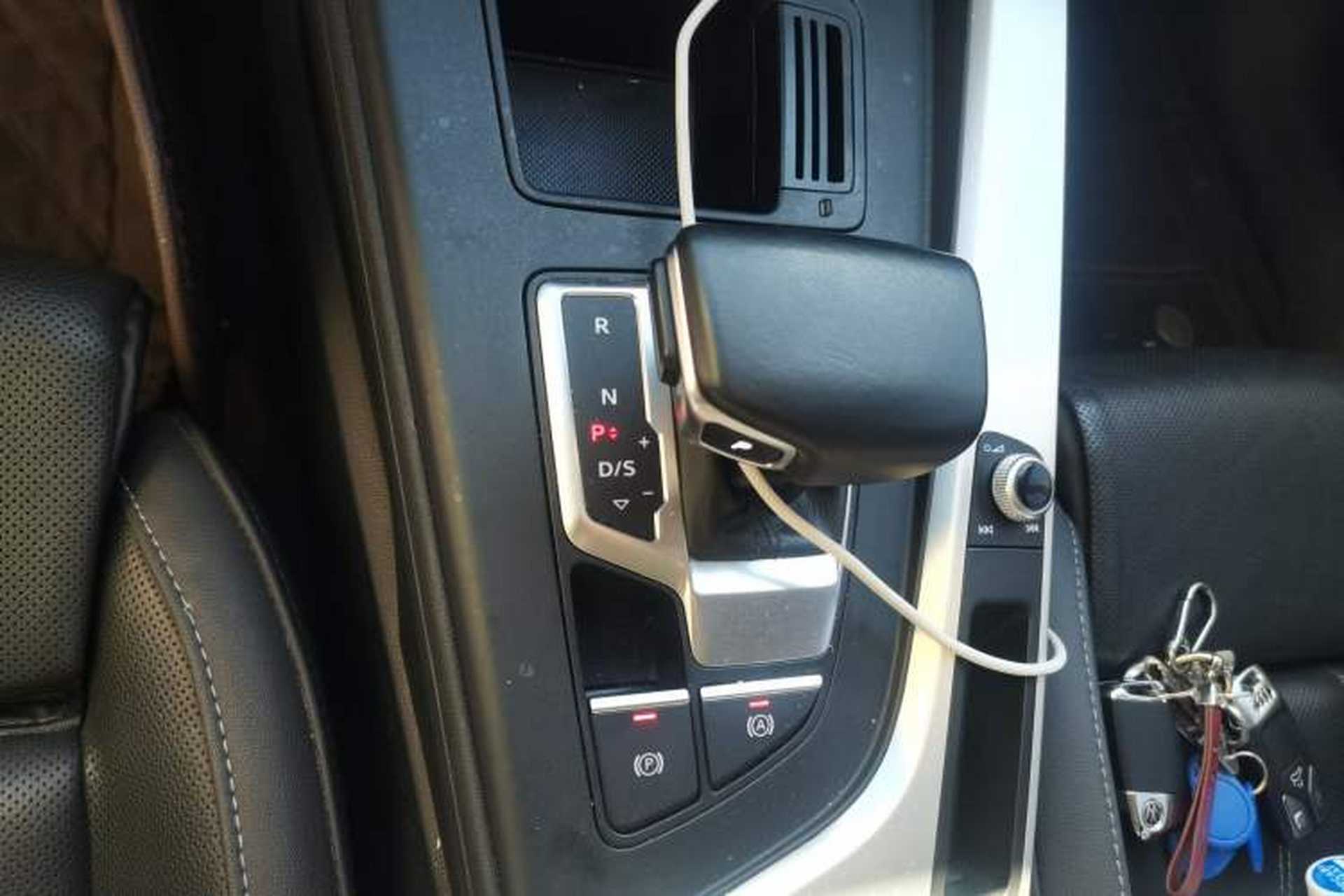 Used Audi A4L 2022 40 TFSI Fashion Dynamic Model Gear Lever