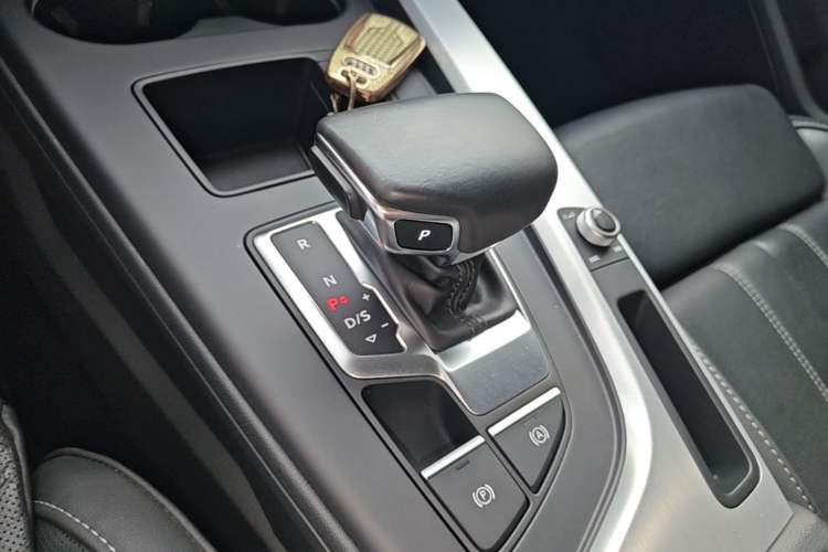 Used Audi A4L 2022 40 TFSI Fashion Dynamic Model Gear Lever
