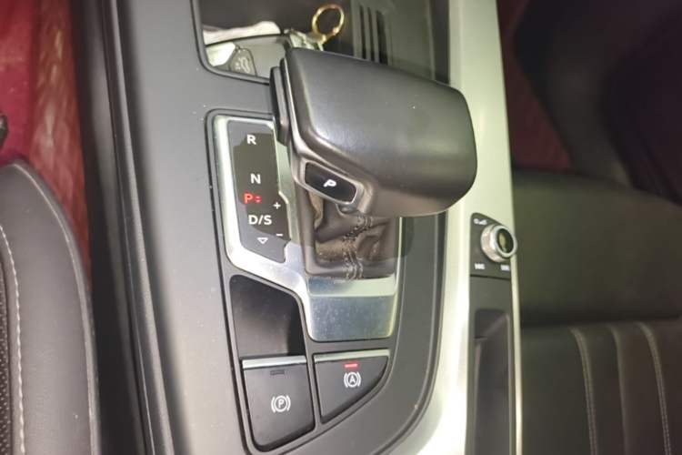 Used Audi A4L 2022 40 TFSI Fashion Dynamic Model Gear Lever