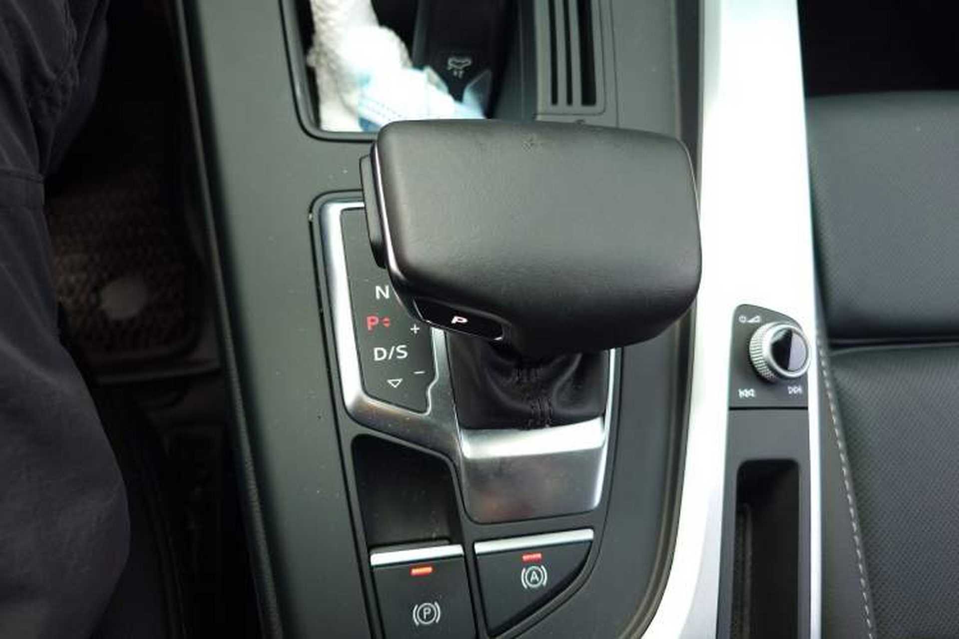 Used Audi A4L 2022 40 TFSI Fashion Dynamic Model Gear Lever