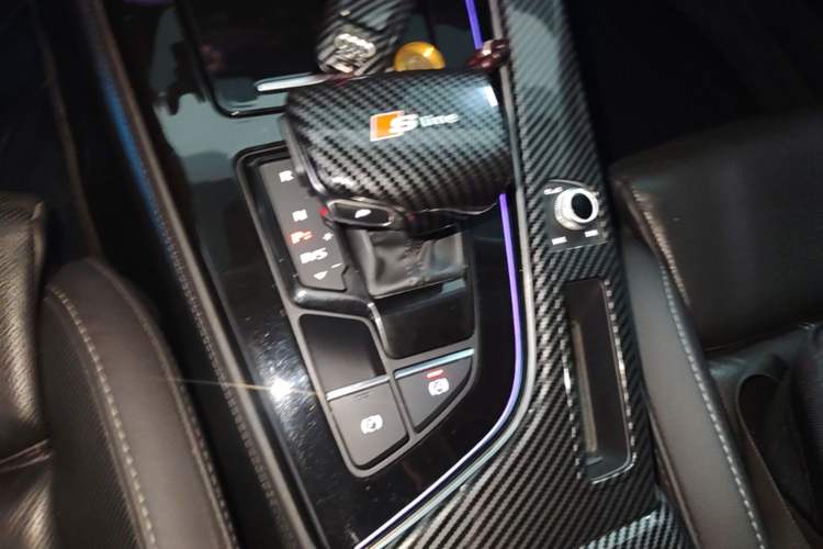 Used Audi A4L 2022 40 TFSI Luxury Dynamic Model Gear Lever