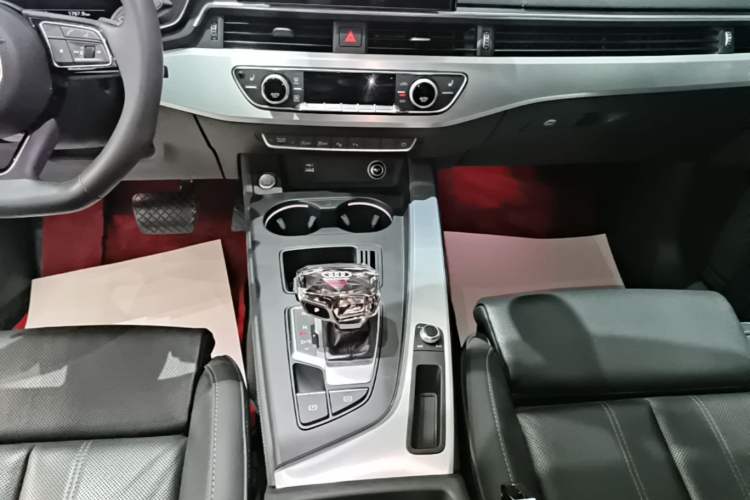 Used Audi A4L 2022 40 TFSI Luxury Dynamic Model Gear Lever