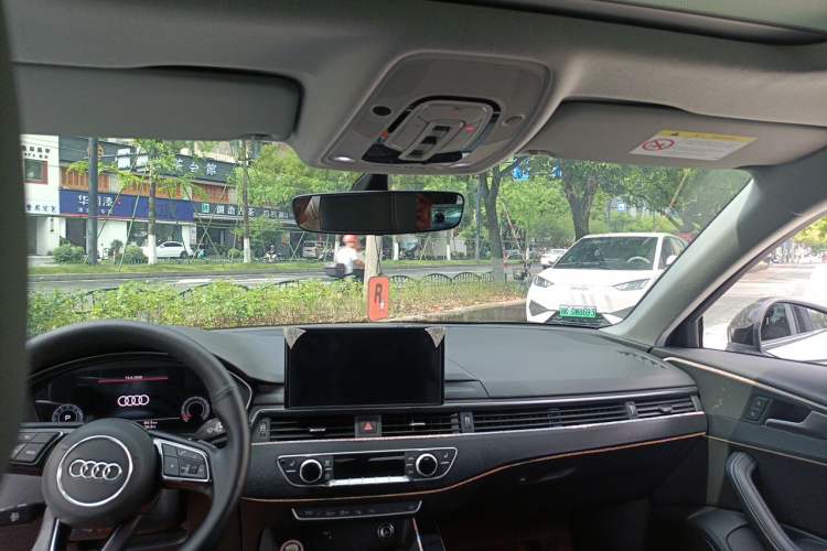 Used Audi A4L 2022 40 TFSI Luxury Dynamic Model Headliner
