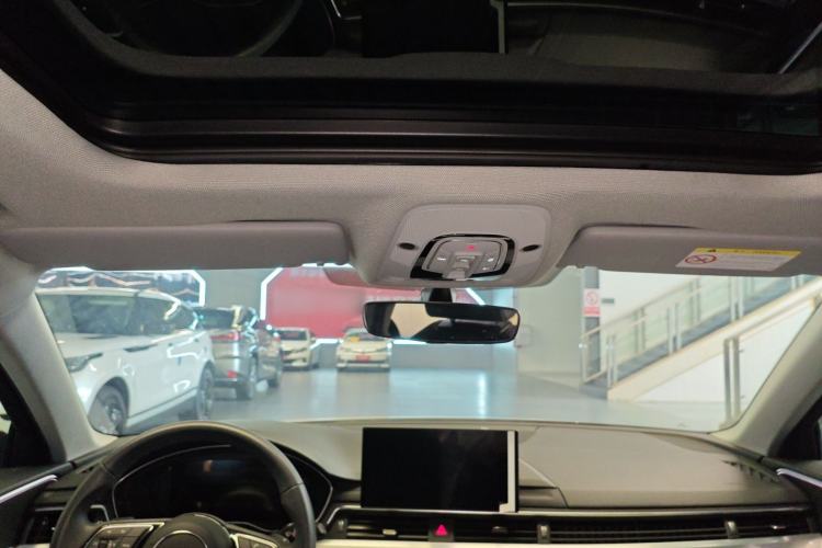 Used Audi A4L 2022 40 TFSI Luxury Dynamic Model Headliner