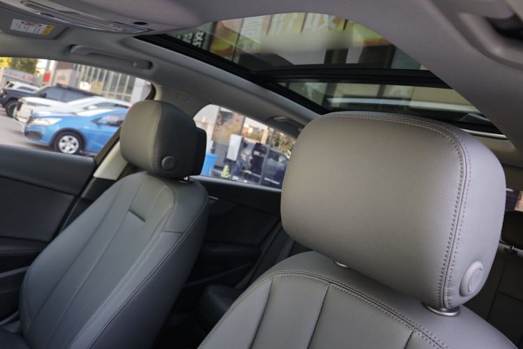 Used Audi A4L 2022 40 TFSI Stylish and Elegant Edition Headliner