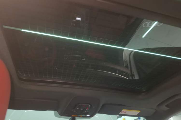 Used Audi A4L 2022 40 TFSI Luxury Dynamic Model Headliner