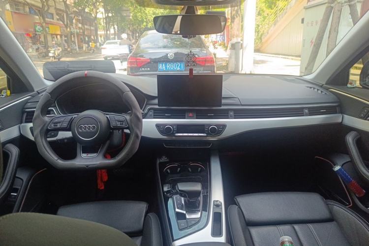 Used Audi A4L 2022 40 TFSI Luxury Dynamic Model Headliner