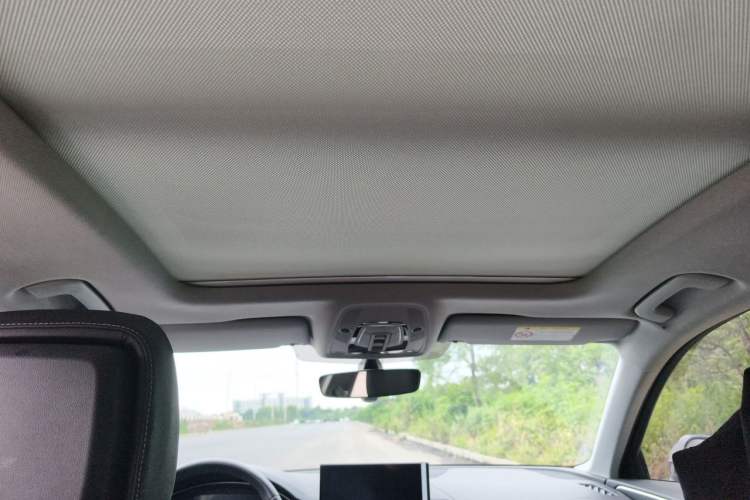 Used Audi A4L 2022 40 TFSI Luxury Dynamic Model Headliner