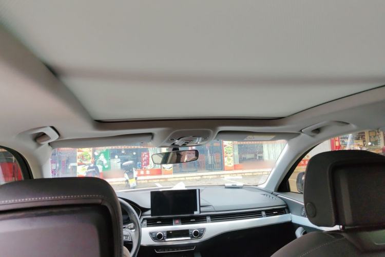 Used Audi A4L 2022 40 TFSI Luxury Dynamic Model Headliner