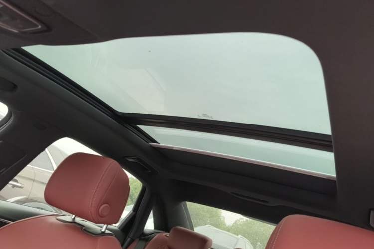 Used Audi A4L 2022 40 TFSI Luxury Dynamic Model Headliner