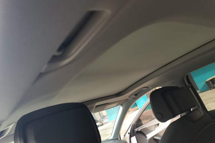 Used Audi A4L 2022 40 TFSI Luxury Dynamic Model Headliner