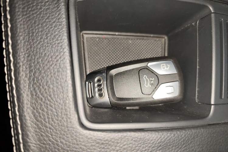 Used Audi A4L 2022 40 TFSI Fashion Dynamic Model Interior 1