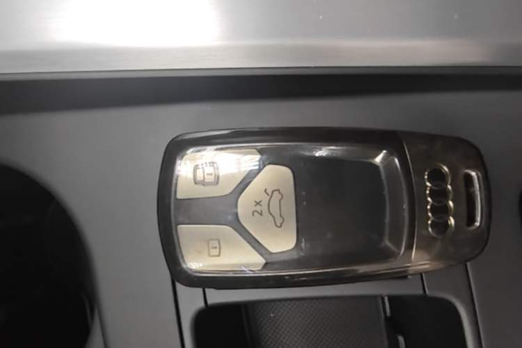 Used Audi A4L 2022 40 TFSI Luxury Dynamic Model Interior 1