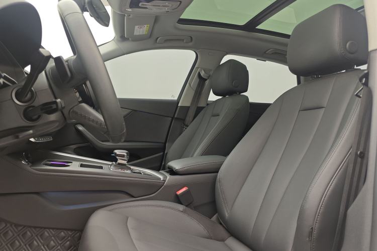 Used Audi A4L 2022 40 TFSI Luxury Prestige Edition Interior 10