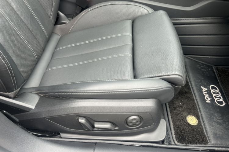 Used Audi A4L 2022 40 TFSI Fashion Dynamic Model Interior 10