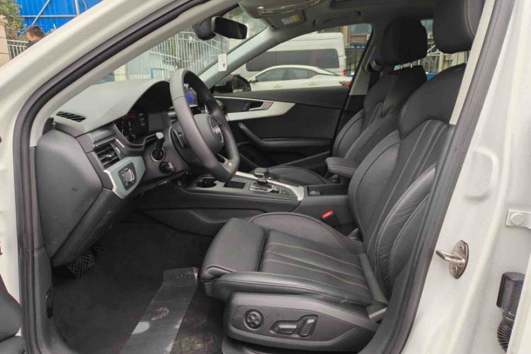 Used Audi A4L 2022 40 TFSI Luxury Dynamic Model Interior 2